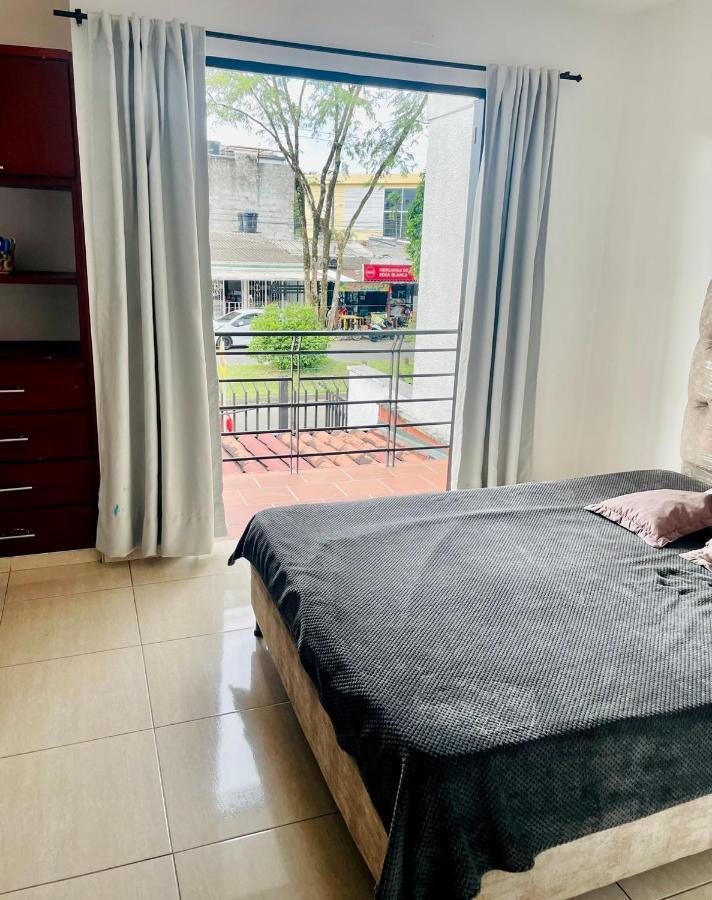 Hostal Roma Villavicencio Ngoại thất bức ảnh